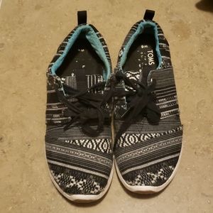 Toms sneakers